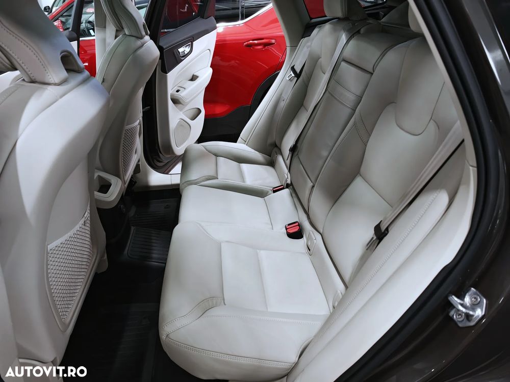 Volvo XC 60 Recharge T8 Twin Engine eAWD Inscription - 30