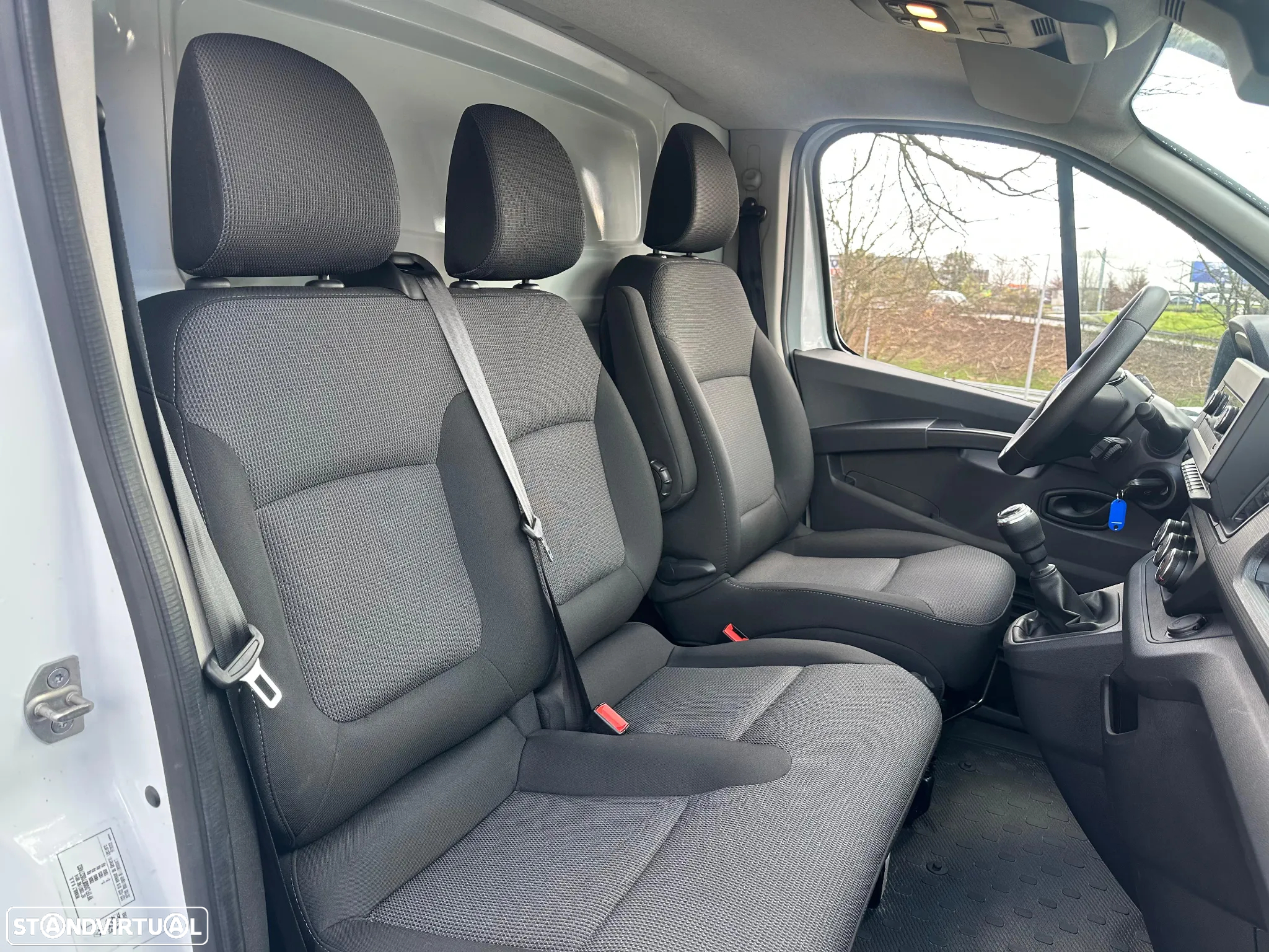 Renault Trafic L1H1 2.0Dci 120cv - IVA Dedutível - 19
