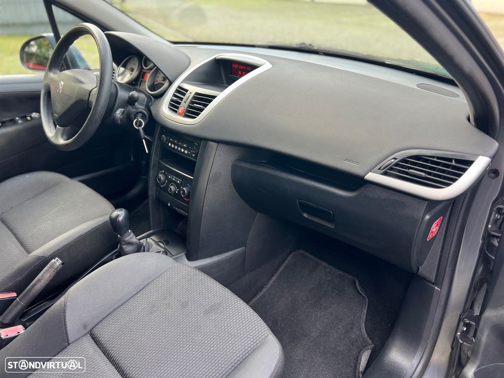 Peugeot 207 1.4 16V Trendy - 8