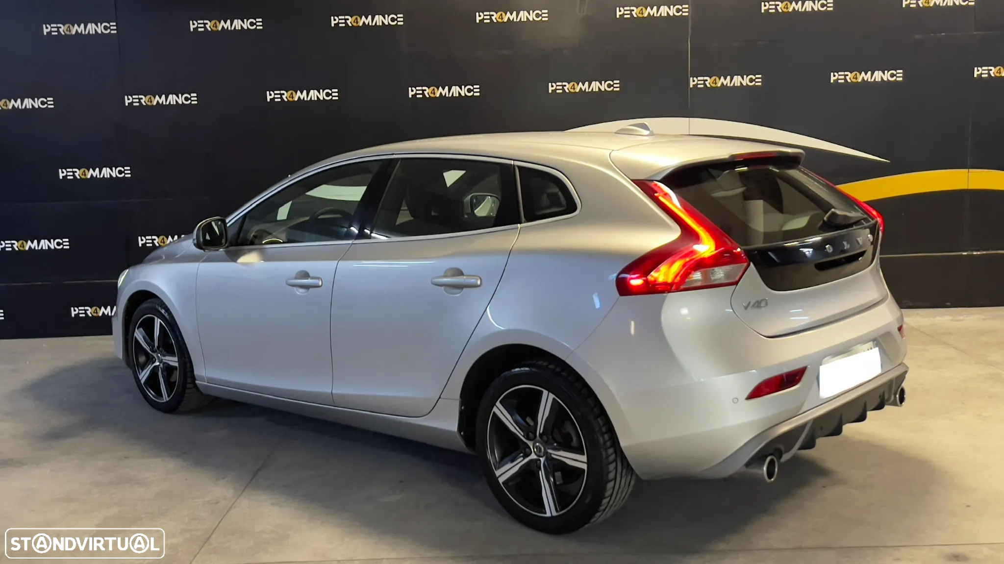 Volvo V40 2.0 D2 R-Design - 22