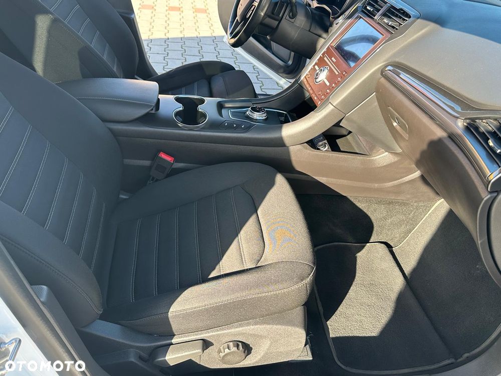 Ford Mondeo 2.0 EcoBlue Titanium - 14