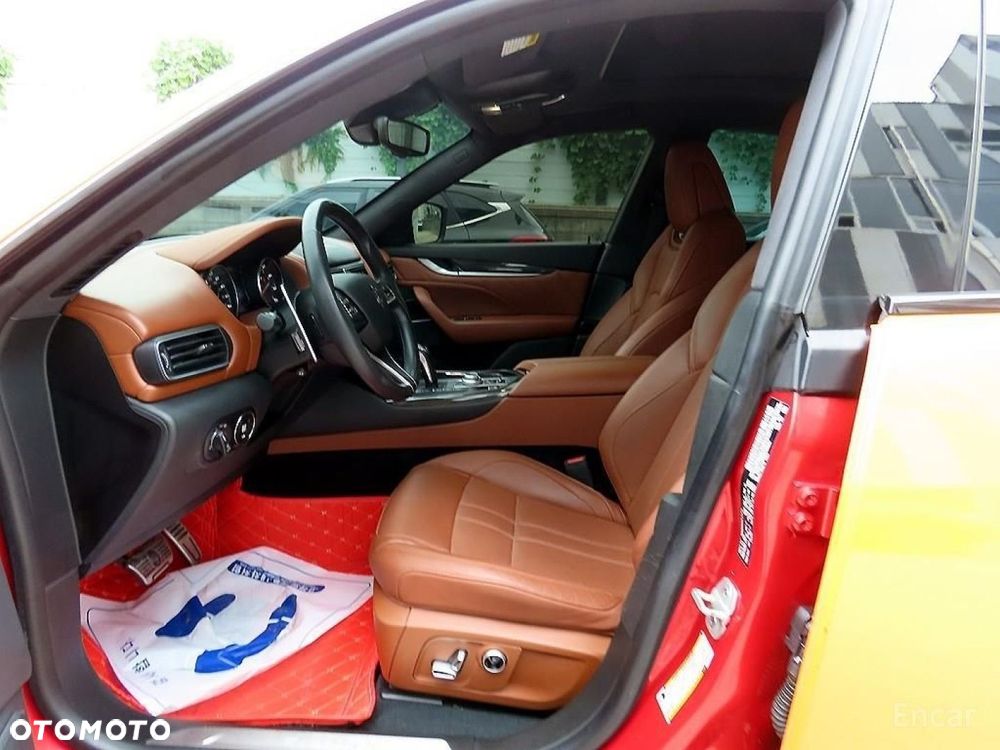 Maserati Levante - 11
