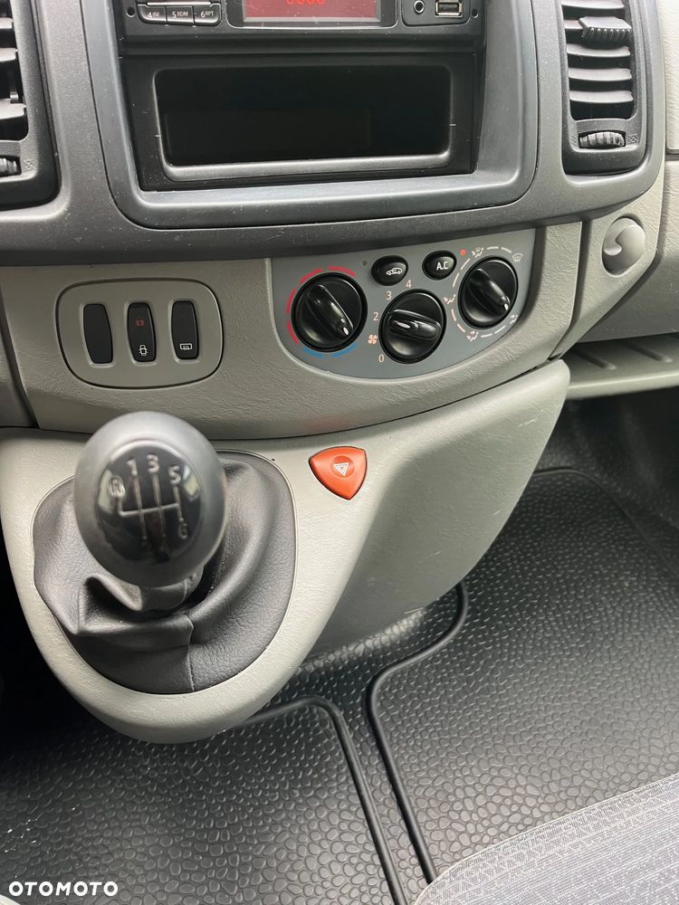 Renault Trafic - 12