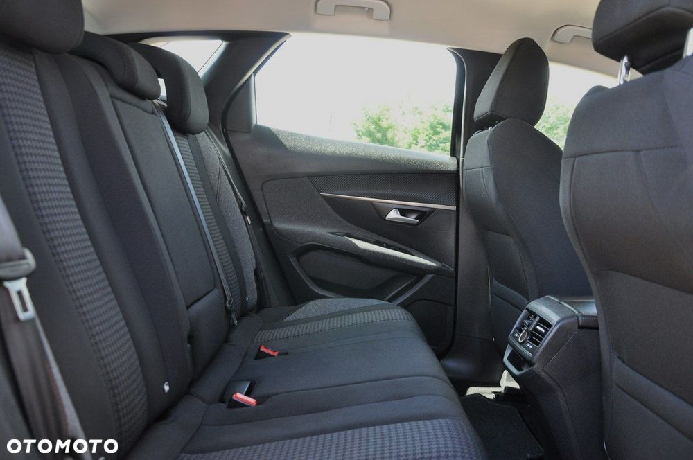 Peugeot 3008 PureTech 130 Stop & Start GPF EAT8 Active Business-Paket - 17