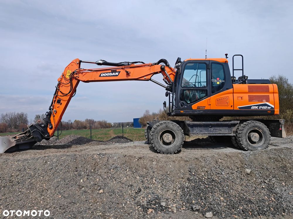 Doosan DX140W - 1