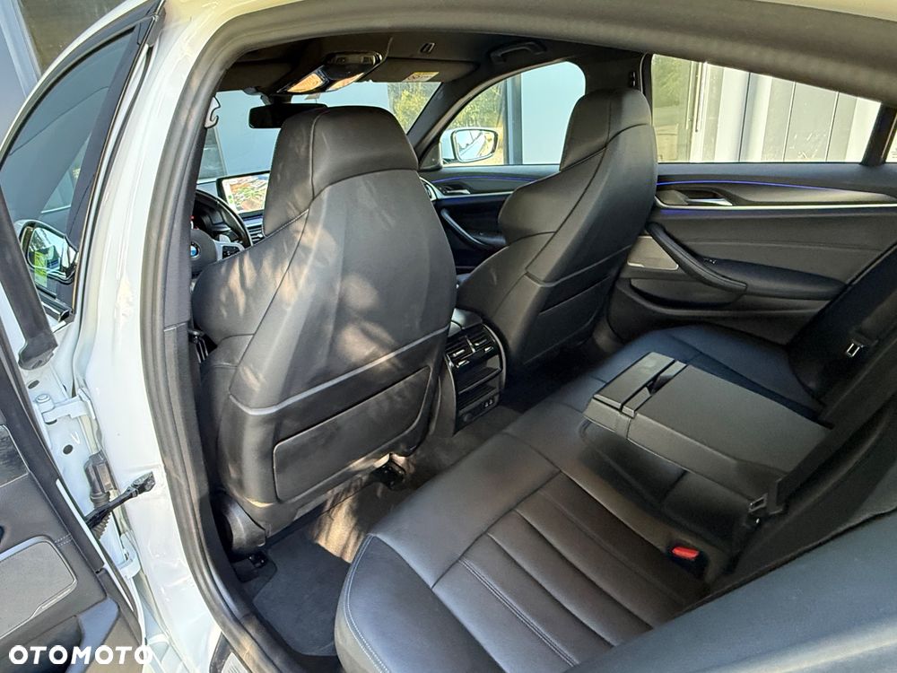 BMW Seria 5 520d xDrive MHEV M Sport sport - 26