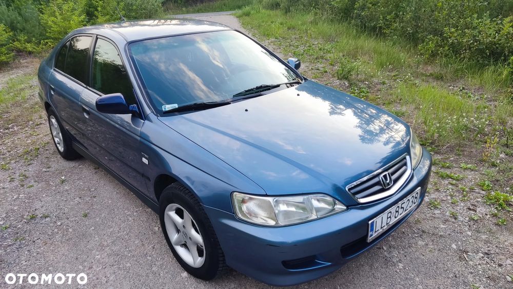 Honda Accord 1.8i LS - 4