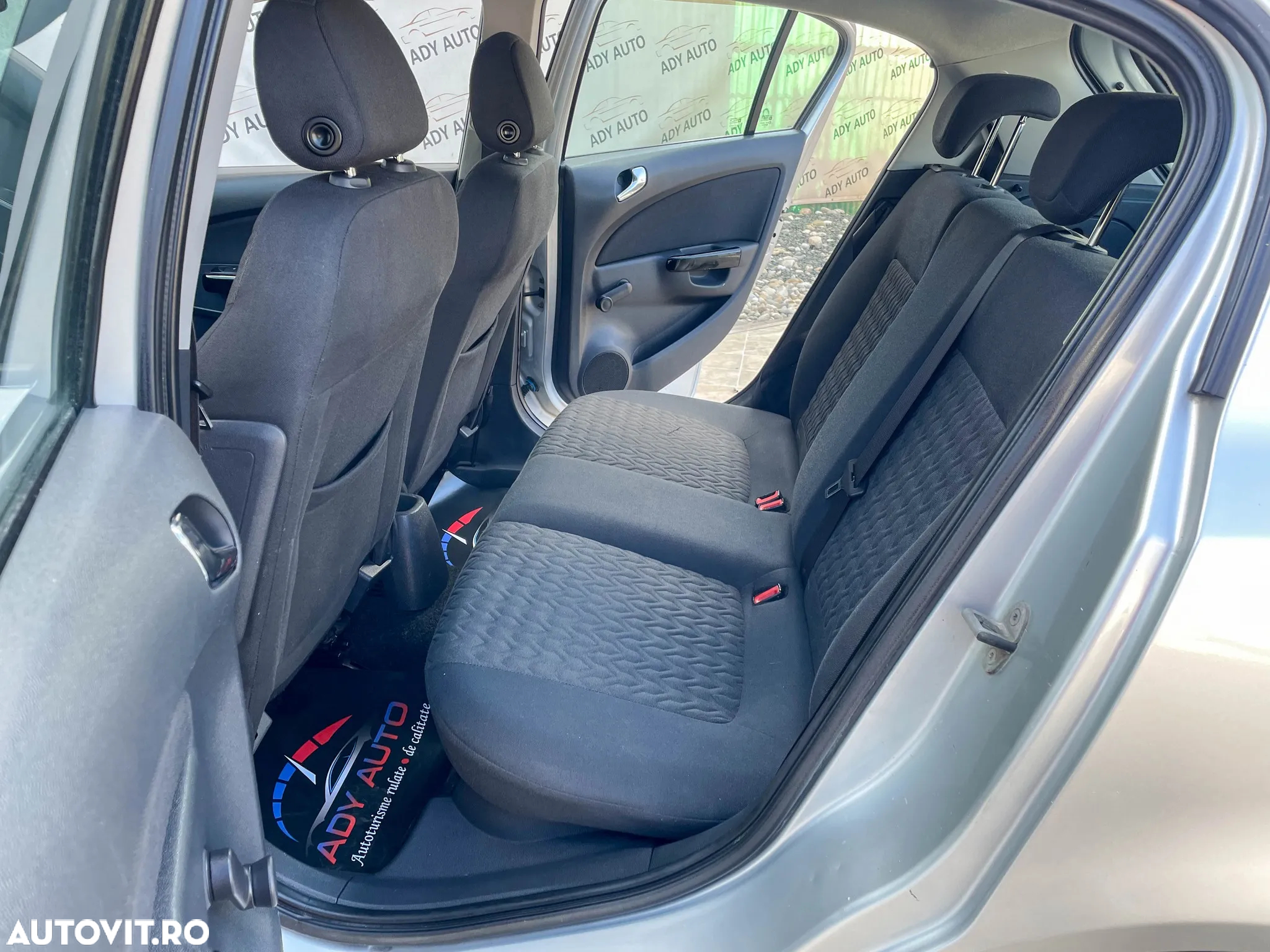 Opel Corsa 1.2 Essentia - 14