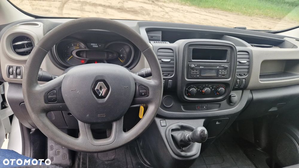 Renault Trafic doka 5 osób - 13