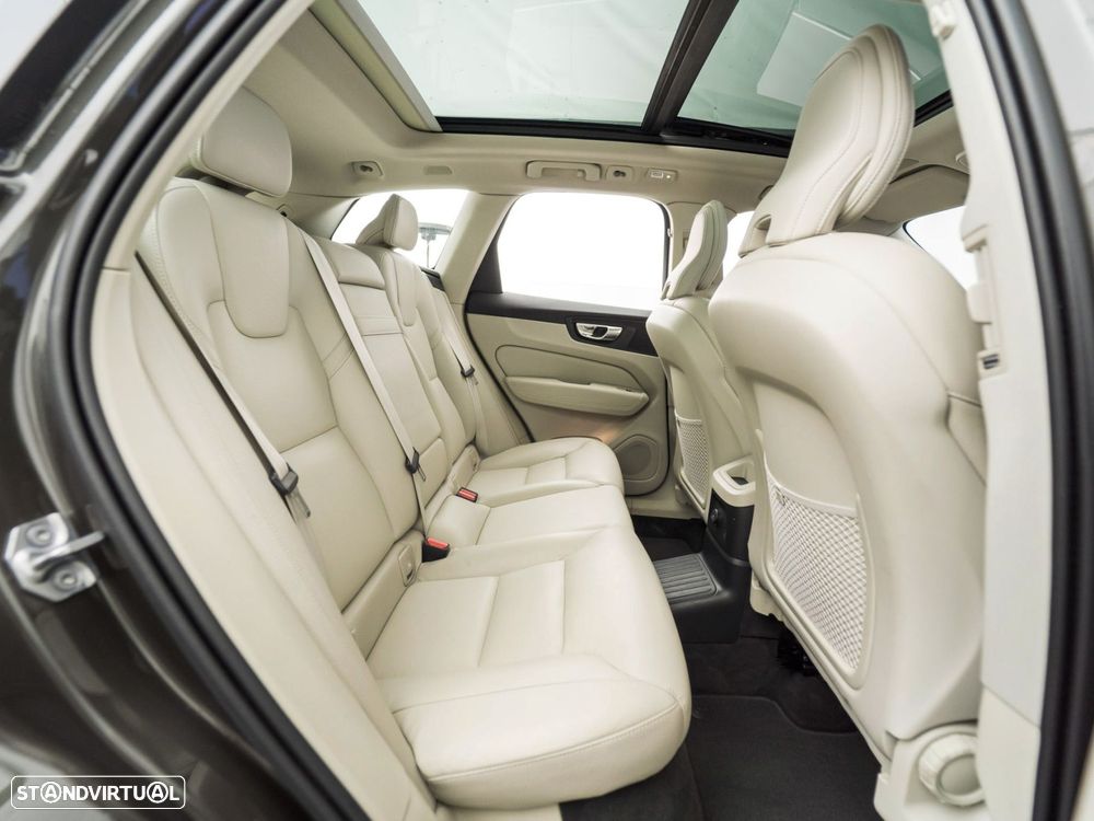 Volvo XC 60 2.0 T6 PHEV Inscription AWD - 43