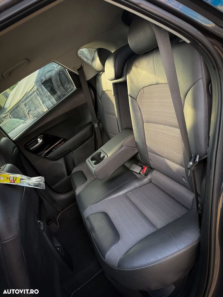 Kia Niro 1.6 GDI 2WD Aut. Edition 7 - 8