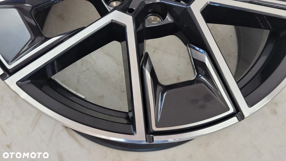 FELGA BMW M-PAKIET i4 4 G26 9JX18H2 IS42 5X112 8747303 - 5