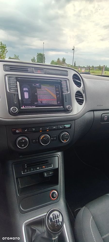 Volkswagen Tiguan 2.0 TDI DPF BlueMotion Technology Lounge Sport & Style - 9