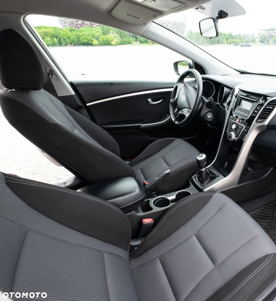 Hyundai i30 blue 1.6 CRDi YES Silver - 8