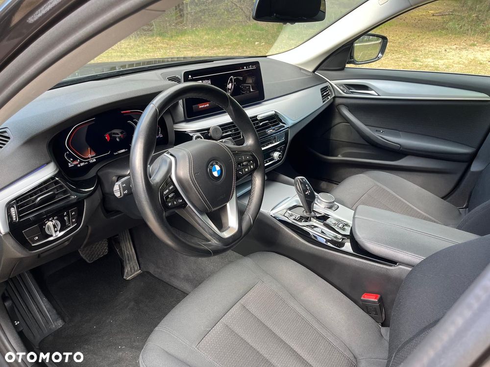 BMW Seria 5 520d Luxury Line sport - 23