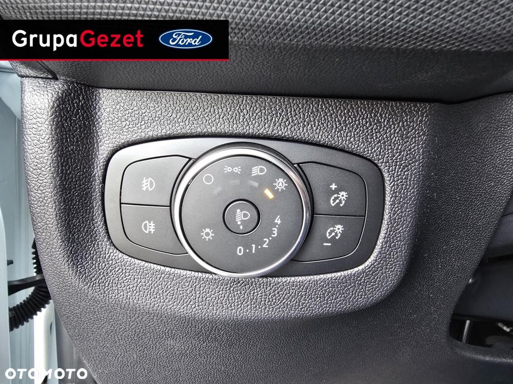 Ford Transit Courier - 13