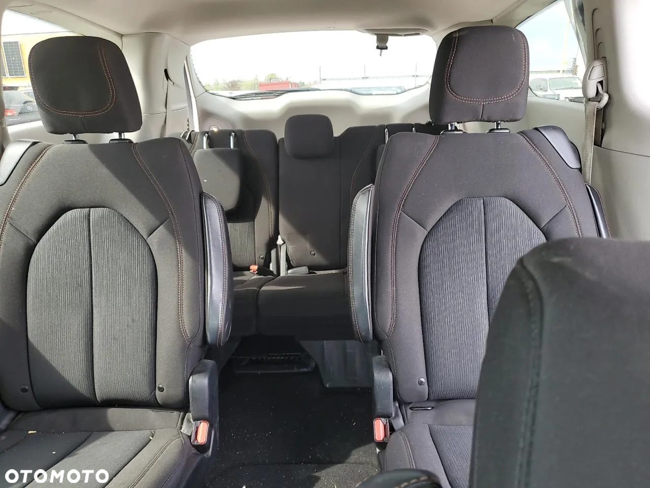 Chrysler Pacifica - 9