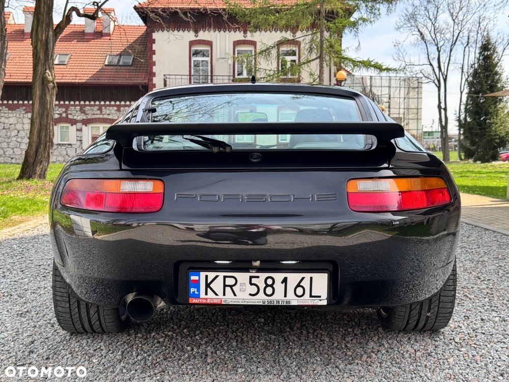 Porsche 928 - 6