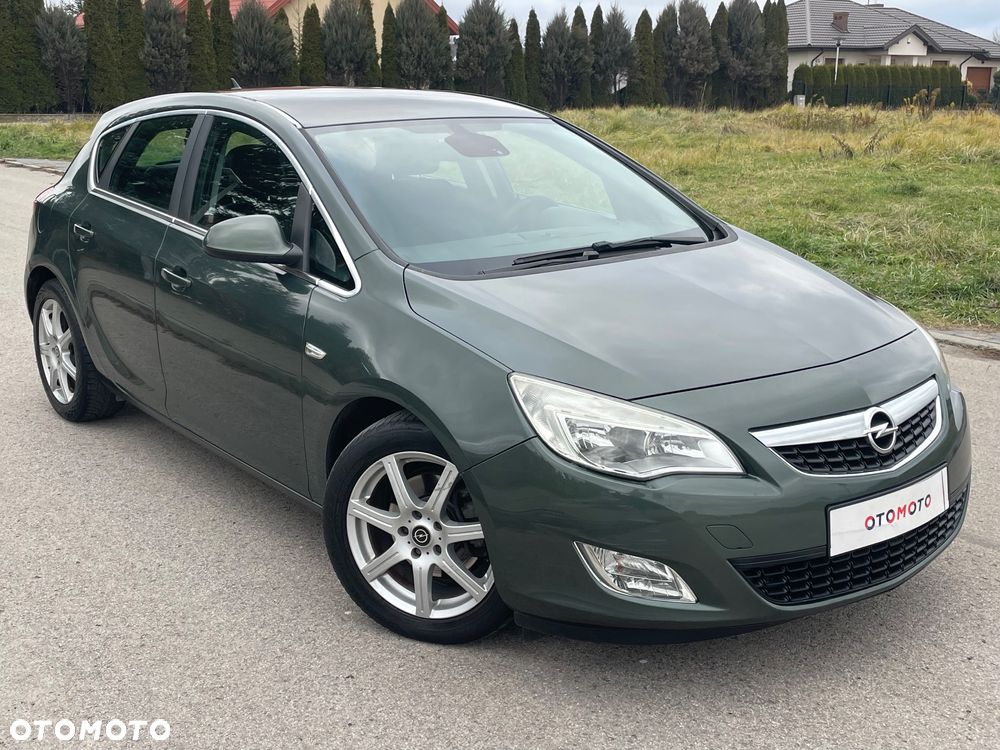 Opel Astra 1.7 CDTI Cosmo - 1