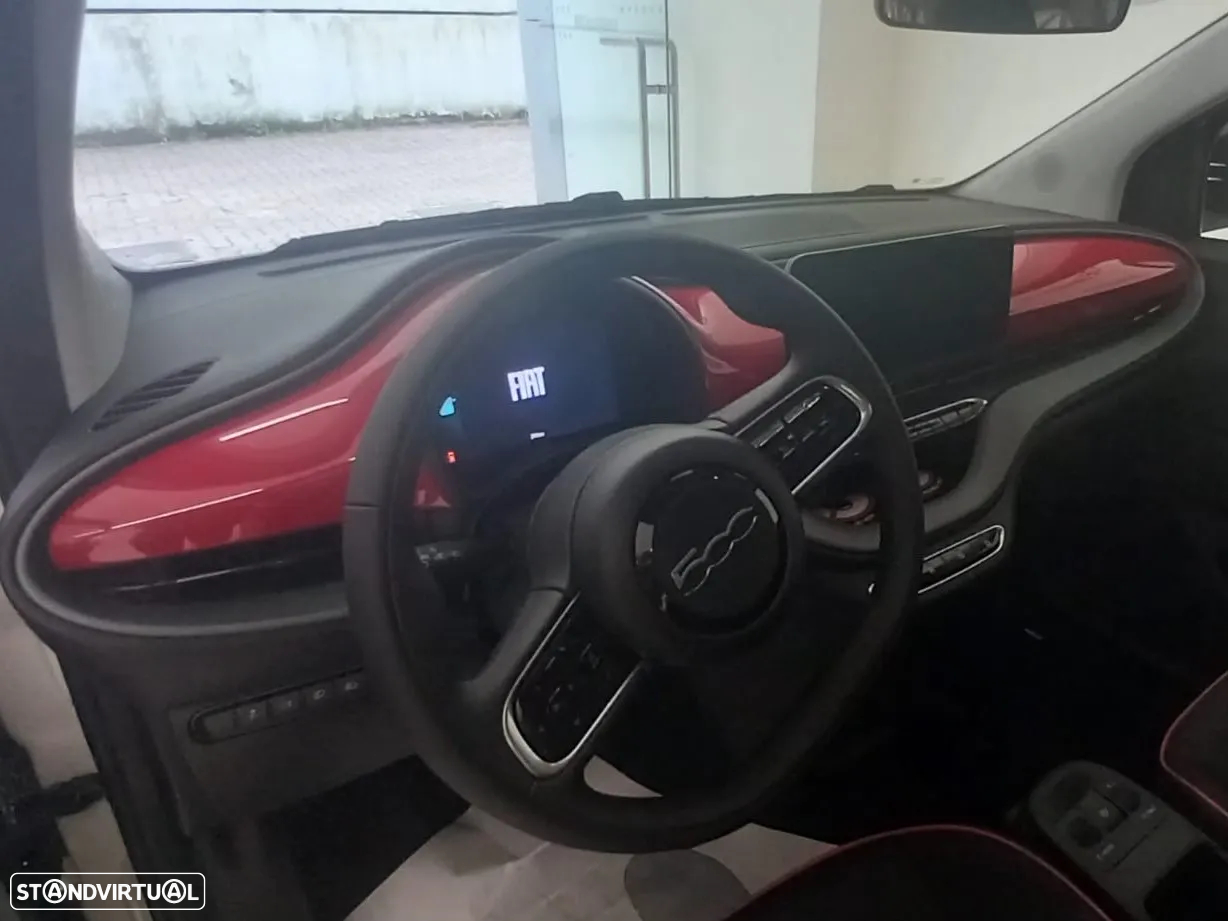Fiat 500e (RED) - 7