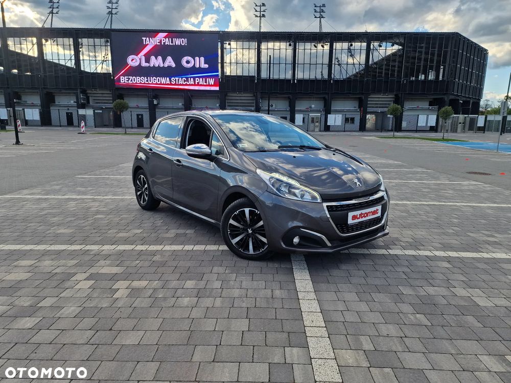 Peugeot 208 - 1