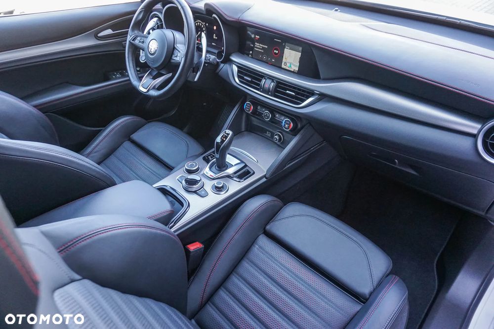 Alfa Romeo Stelvio 2.0 Turbo Tributo Italiano Q4 - 36