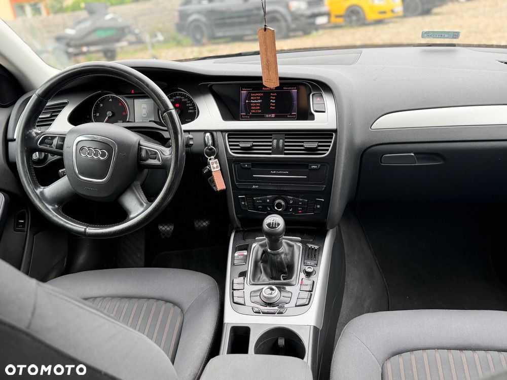 Audi A4 Limousine - 11