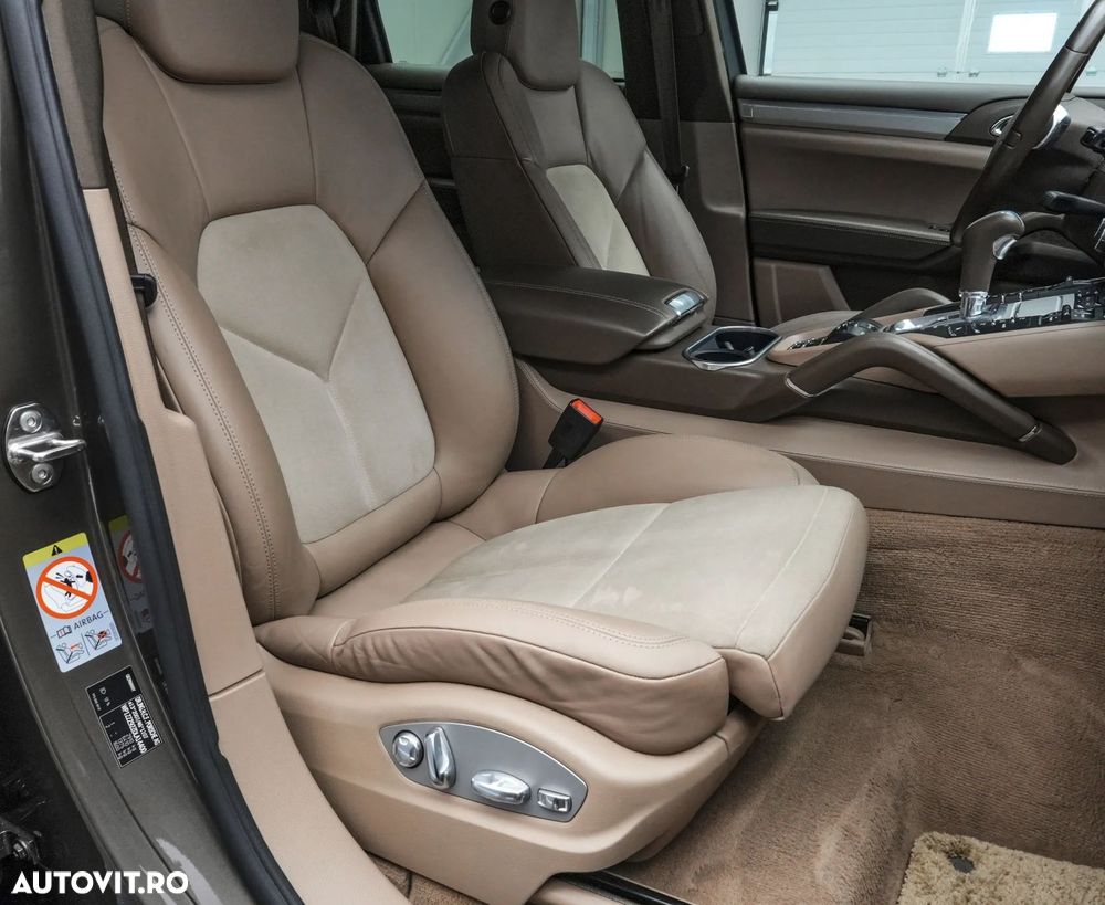 Porsche Cayenne - 15