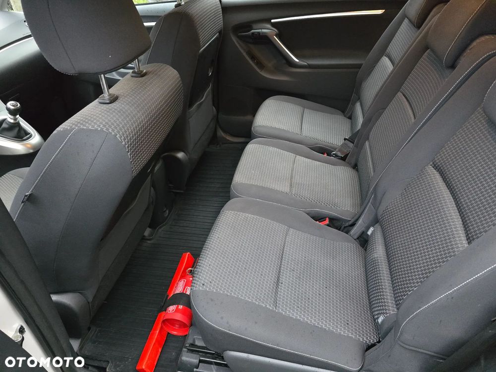 Toyota Verso 2.0 D-4D Active - 12