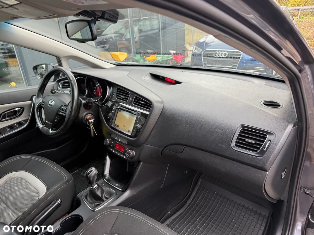 Kia Ceed 1.6 CRDi SCR L - 29