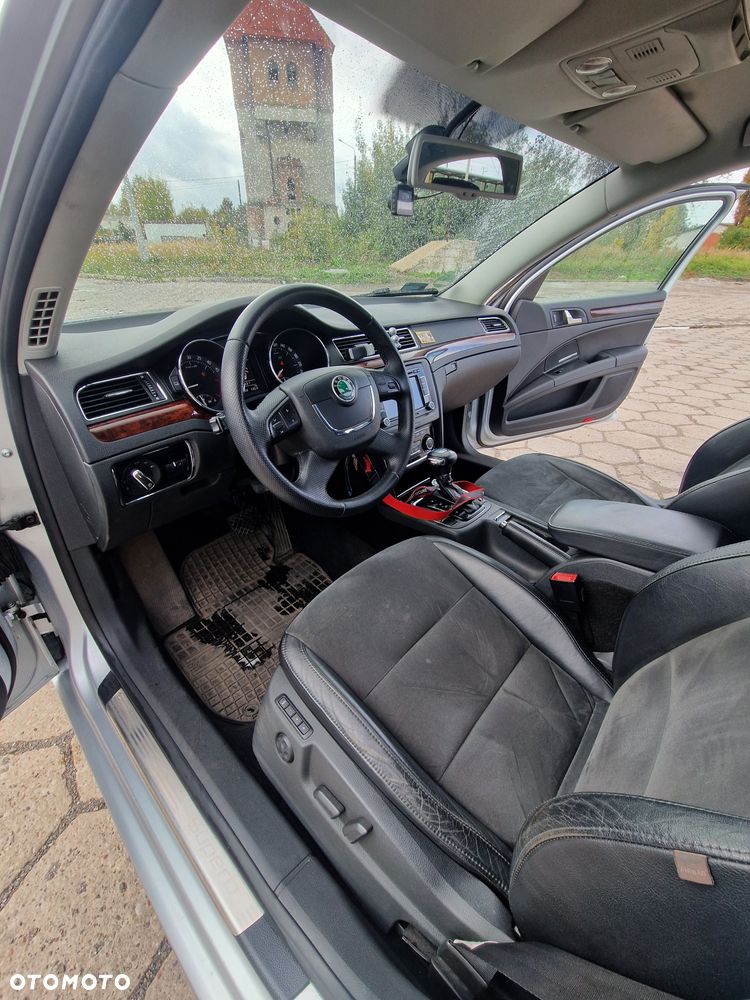 Skoda Superb 2.0 TDI Comfort DSG - 14