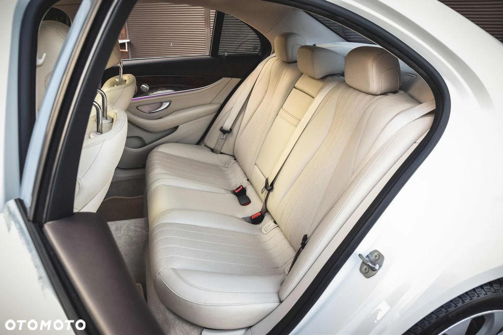 Mercedes-Benz Klasa E 300 9G-TRONIC Avantgarde - 26