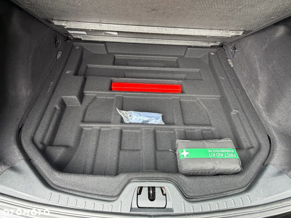 Volvo V60 D2 Geartronic Summum - 36