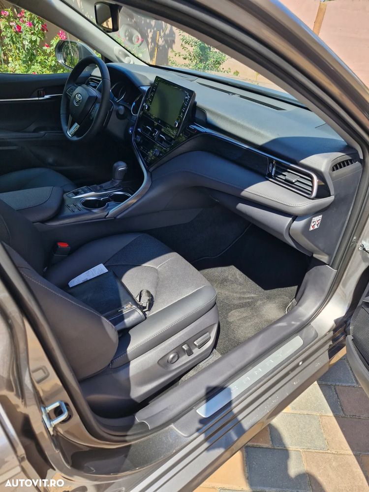 Toyota Camry 2.5 Hybrid Exclusive - 9