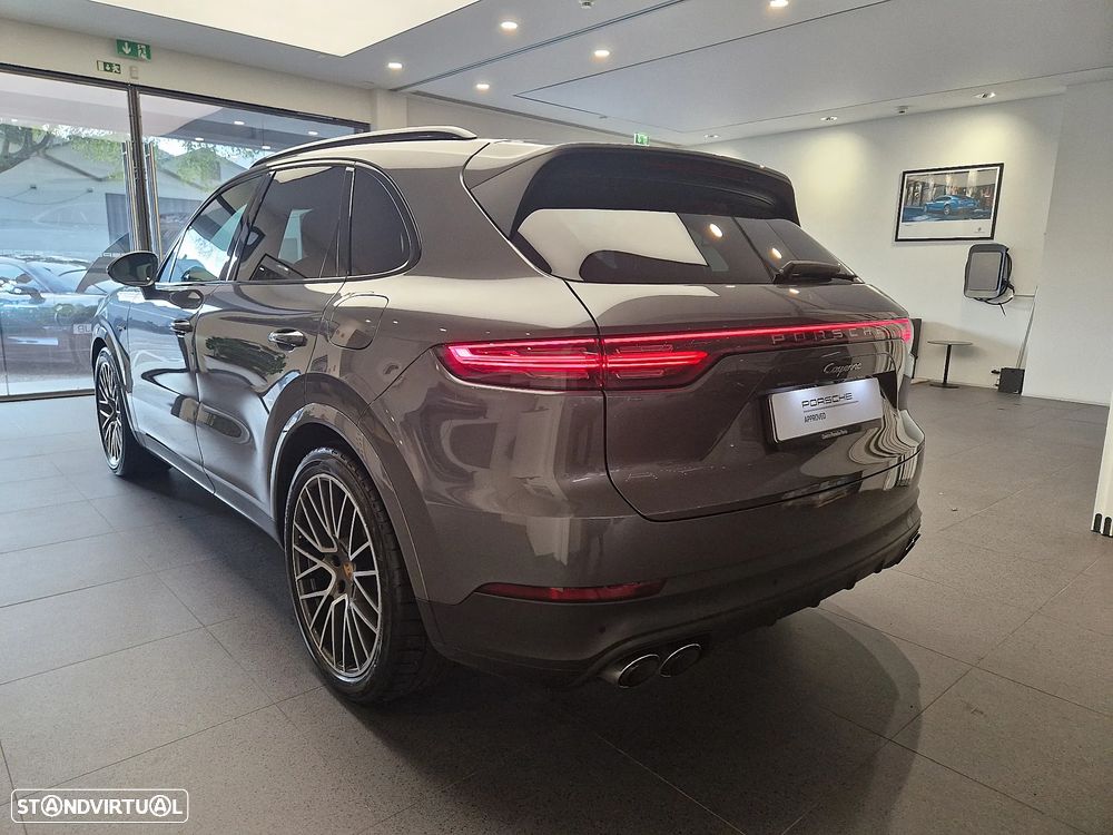 Porsche Cayenne E-Hybrid - 4