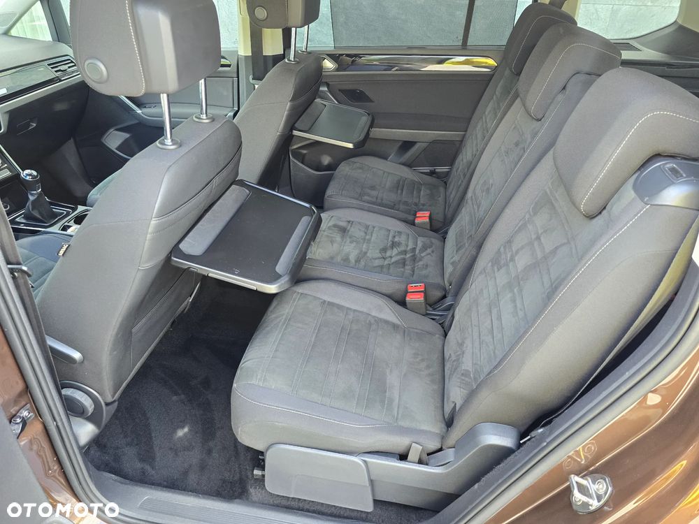 Volkswagen Touran 2.0 TDI SCR Highline - 24