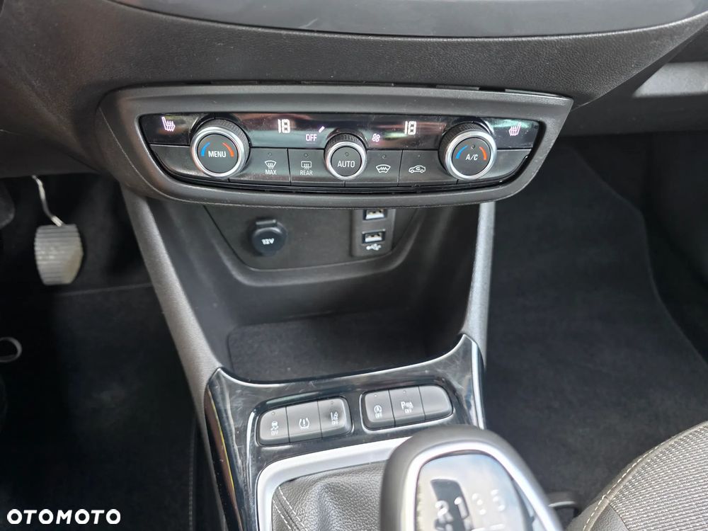 Opel Crossland 1.2 Business Elegance - 27