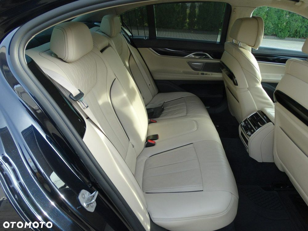 BMW Seria 7 740d xDrive - 13