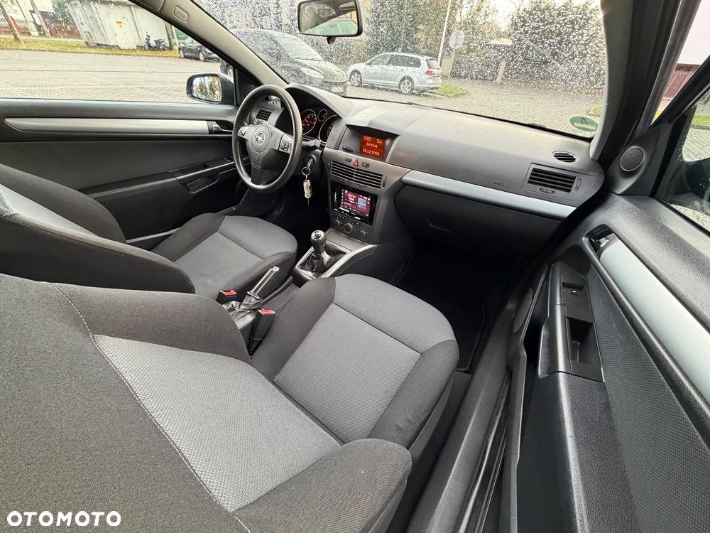 Opel Astra 1.6 Catch me - 19