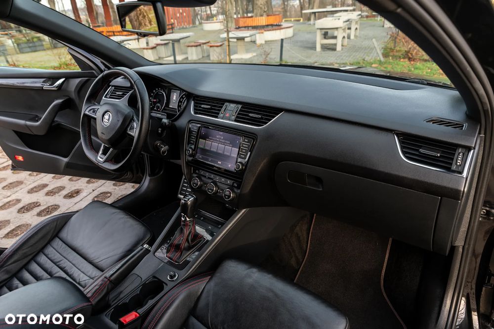 Skoda Octavia 2.0 TDI DSG RS - 26