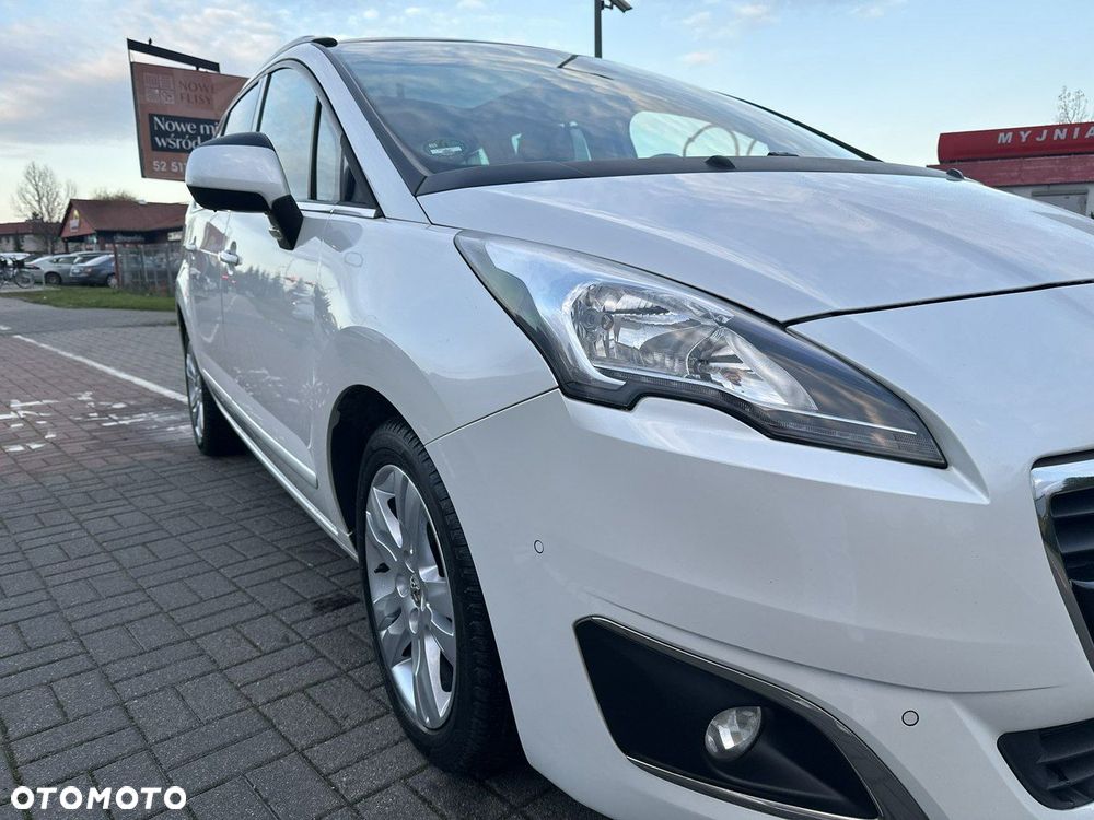 Peugeot 5008 2.0 HDi Allure 7os - 24
