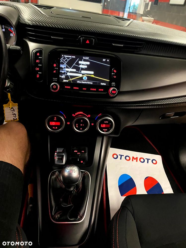 Alfa Romeo Giulietta 2.0 JTDM Exclusive - 17