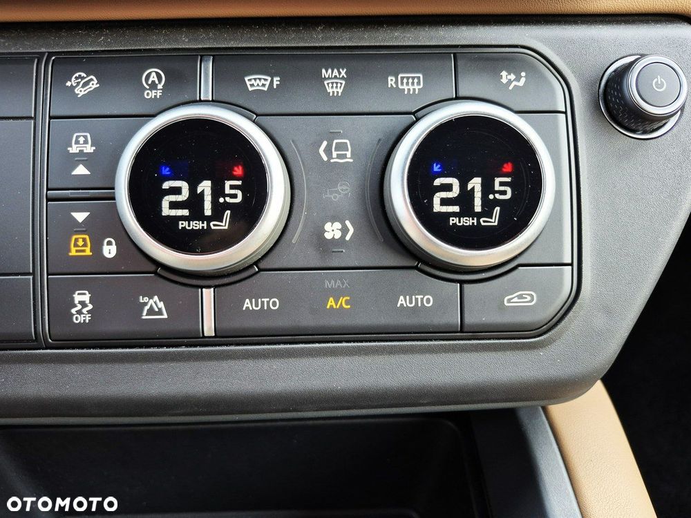 Land Rover Defender - 36