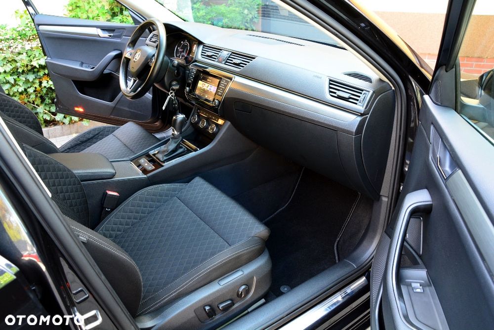 Skoda Superb 2.0 TDI DSG Style - 24