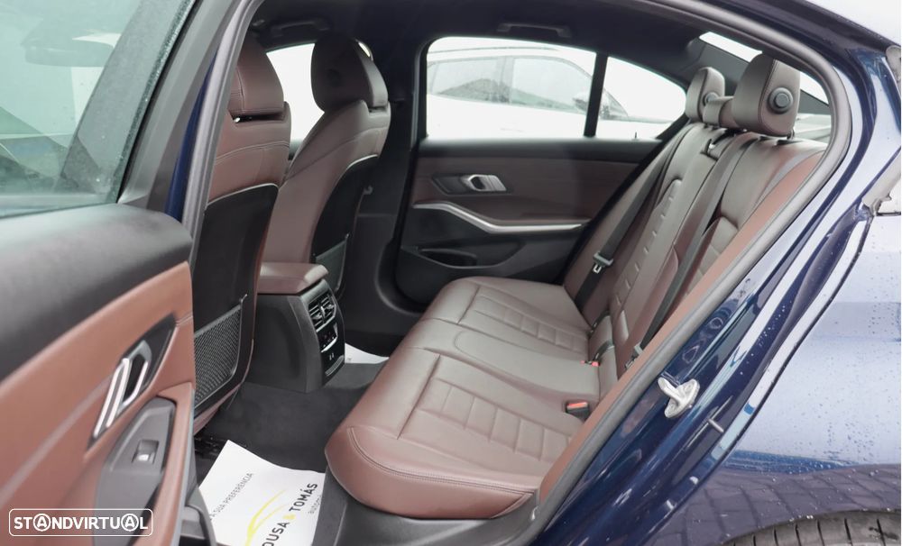 BMW 320 e Pack M Auto — fotografia 17