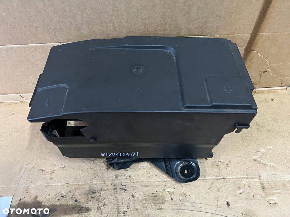 Obudowa podstawa akumulatora Opel Insignia A 13330951 13330946 - 1