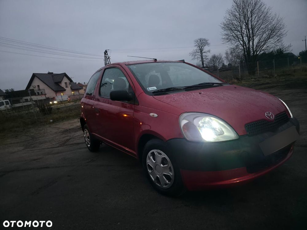 Toyota Yaris 1.0 Base - 1