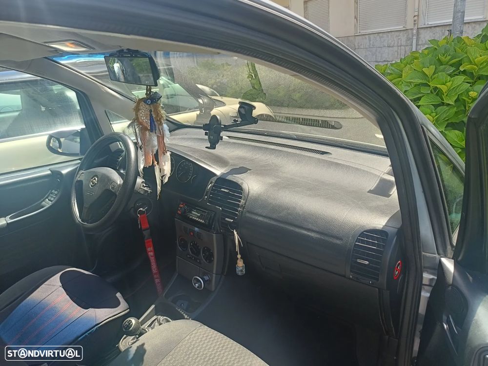 Opel Zafira - 13