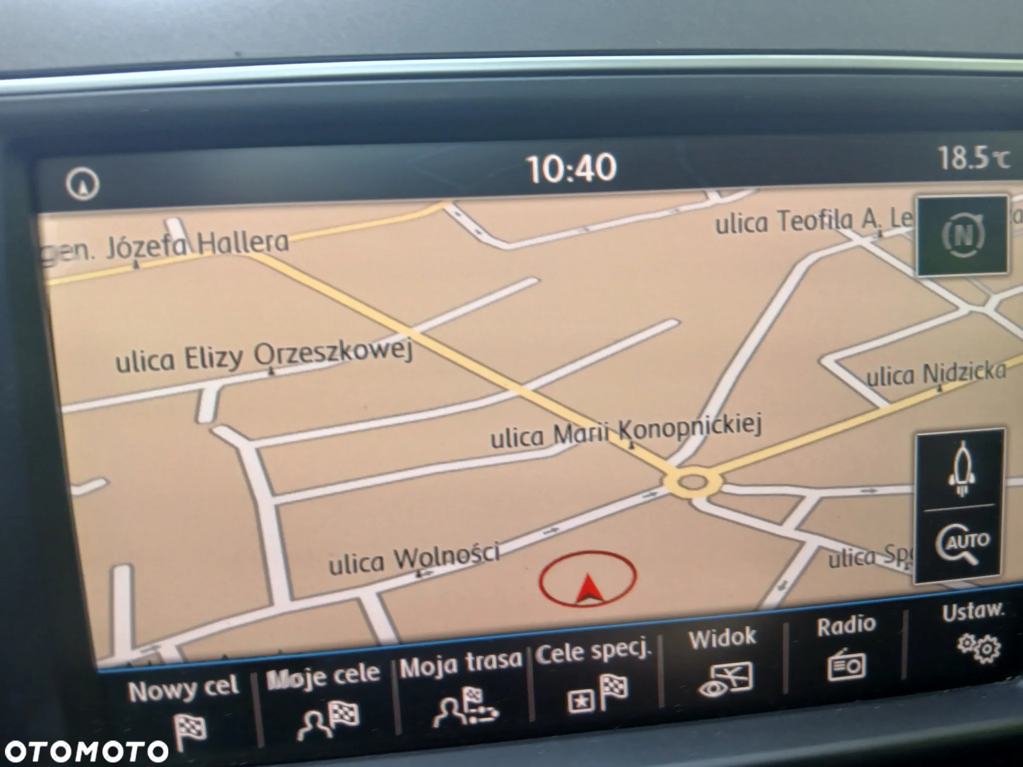 Volkswagen Golf 2.0 TDI BlueMotion Technology DSG Lounge - 31