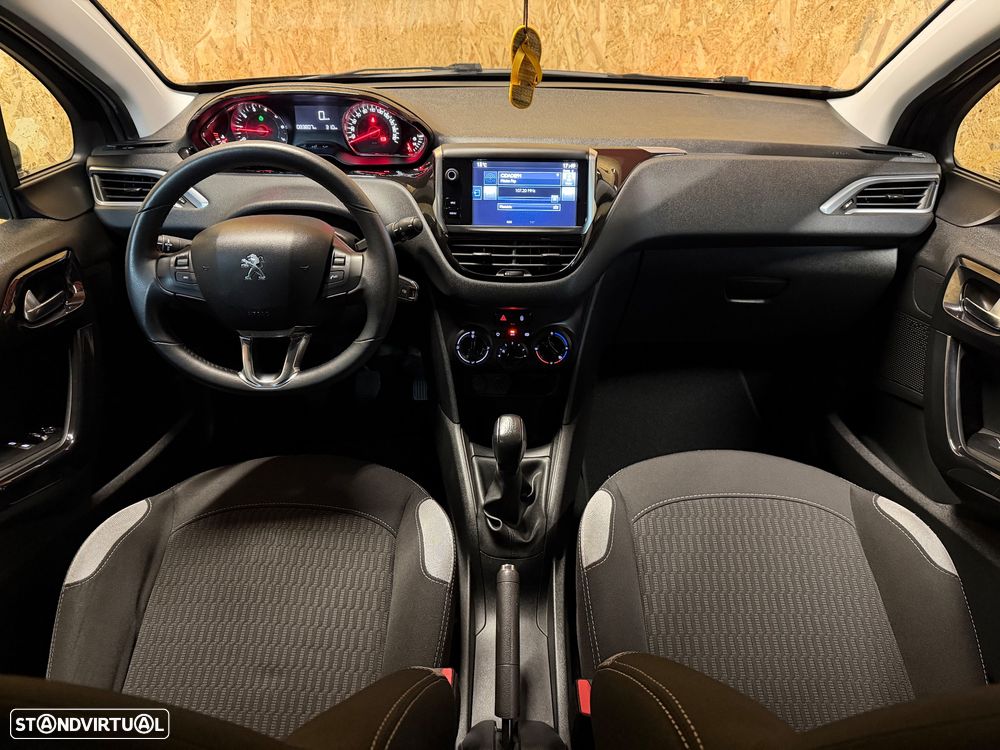 Peugeot 208 82 VTI Style - 12